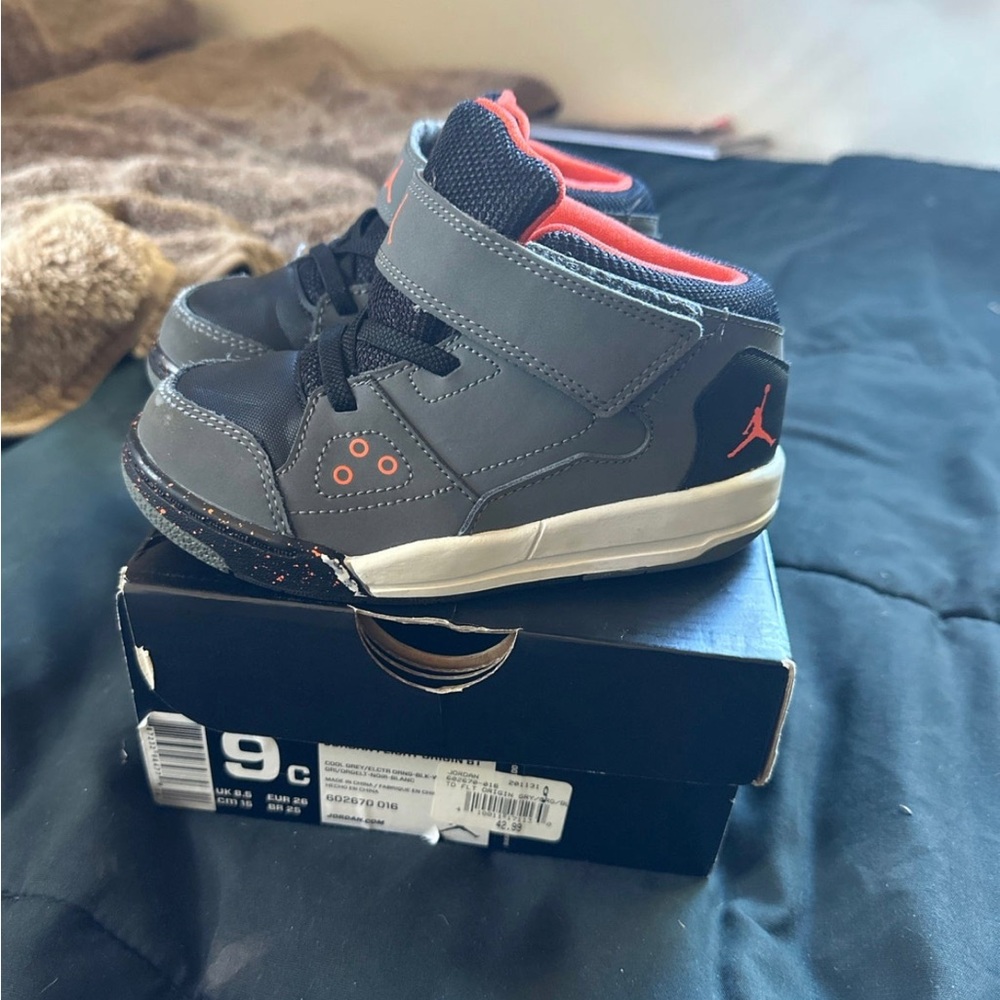 Jordon flight origin shoes 9c